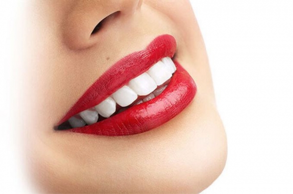 Вредно ли для эмали отбеливание зубов?