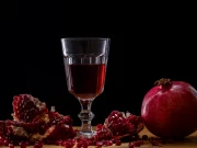 Червоне вино і гранат-новий еліксир молодості