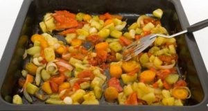 Як приготувати овочі, запечені в духовці