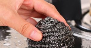 7 способів використовувати металеву губку для дому та авто