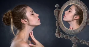 Правильний догляд за шиєю і зоною декольте