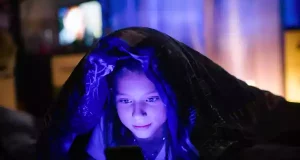 Як смартфони впливають на статеве дозрівання дітей