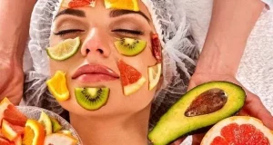 Як зробити багату вітамінами домашню косметику для обличчя й тіла