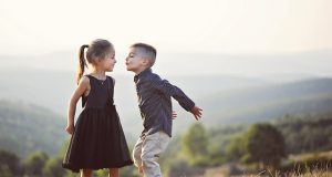 Як зрозуміти по поведінці хлопця, що ти йому подобаєшся