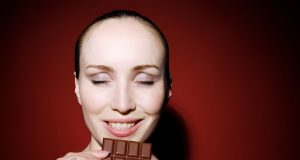 Користь чорного шоколаду  – дивовижні переваги чорного шоколаду для здоров’я