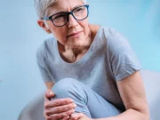 Зв’язок між зміною погоди та дискомфортом у суглобах: Погляди медичних експертів