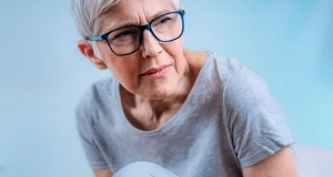 Зв’язок між зміною погоди та дискомфортом у суглобах: Погляди медичних експертів