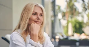 Як не виглядати старше за свої роки: поради жінкам 50+