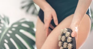 Масаж сухою щіткою від целюліту – як правильно проводити процедуру?