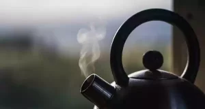 Народні прикмети: чому не можна дарувати чайник та інші прикмети