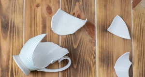 Про що говорить розбита чашка: прикмети та забобони