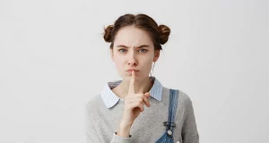 Життєві ситуації, коли краще стиснути зуби та стійко промовчати