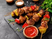 Як правильно вживати шашлик?