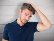Догляд за жирною шкірою голови у чоловіків: поради експертів