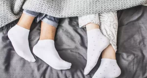 Хто «зробив» модними високі жіночі шкарпетки