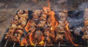 Как мариновать шашлык: топ-5 маринадов