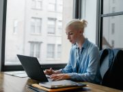 Бізнес в Польщі без знання польської: бухгалтер, який говорить українською або англійською