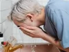 Якою водою краще вмиватися, щоб шкіру обличчя не стягувало Якою водою краще вмиватися, щоб шкіру обличчя не стягувало